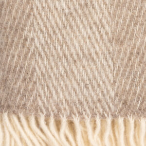 Alternative view of Villahuopa beige – isokuviollinen