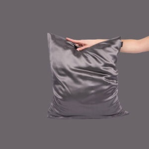 Alternative view of Silkkinen Tyynynpäällinen Tummanharmaa